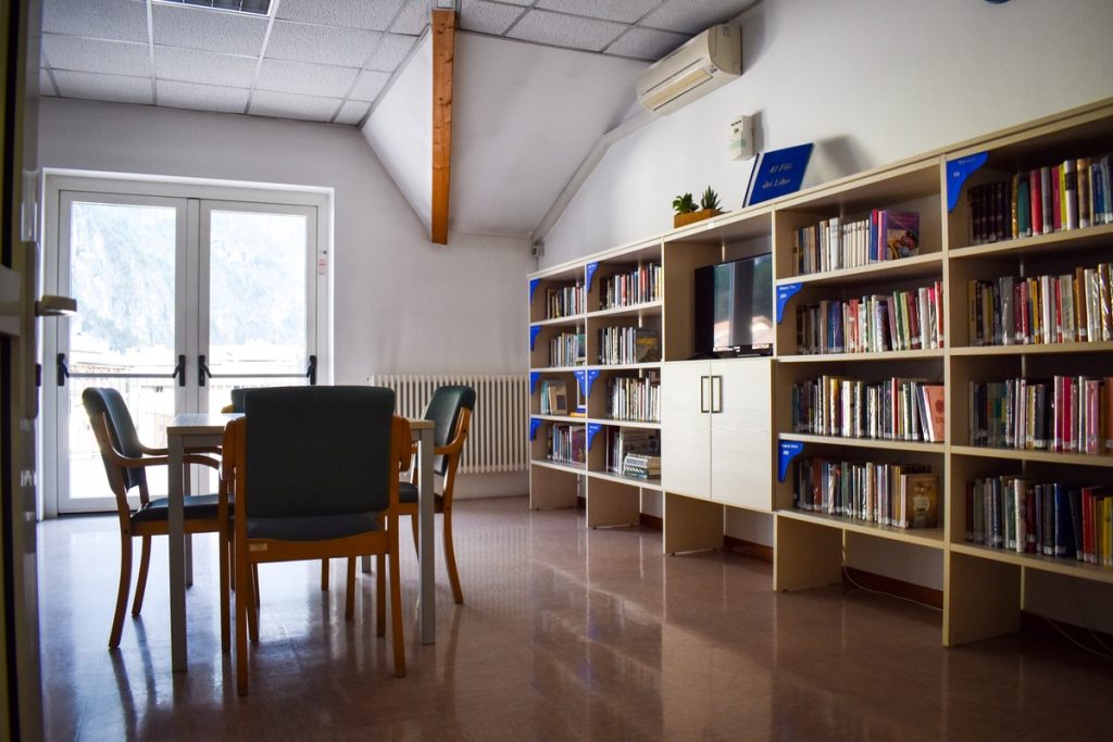 Sala lettura e biblioteca